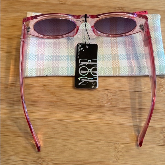 Brand New Shiny Transparent Light Pink Round Cat Eye Sunglasses Flower Accent main image 6